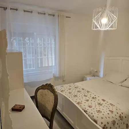 Cozy Two-bedroom