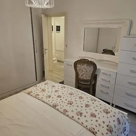 Cozy Two-bedroom * Shkodër