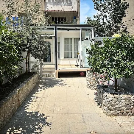 Cozy Two-bedroom Appartamento *